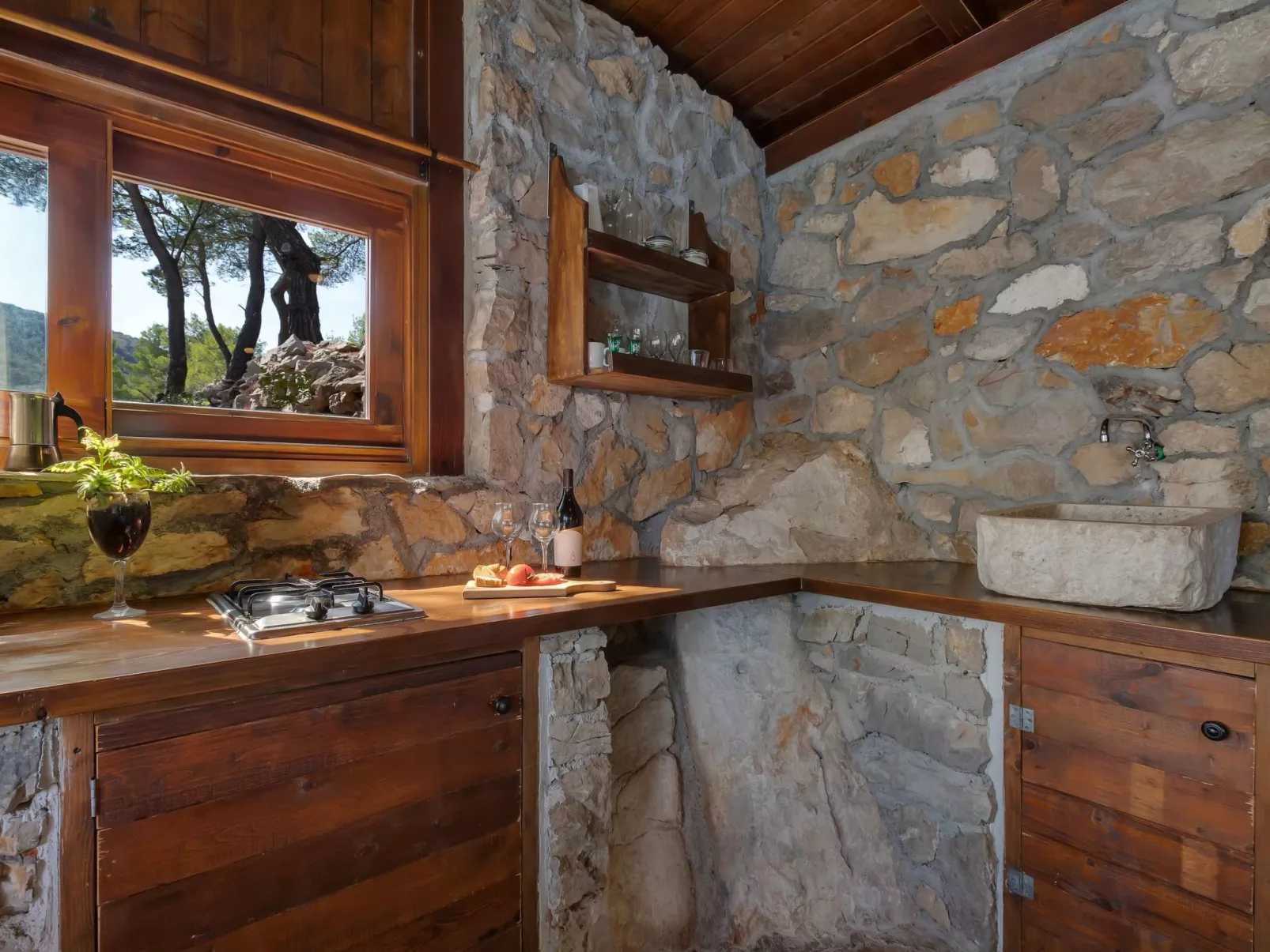 Haus in Općina Sućuraj mit Grill und Terrasse-Outside