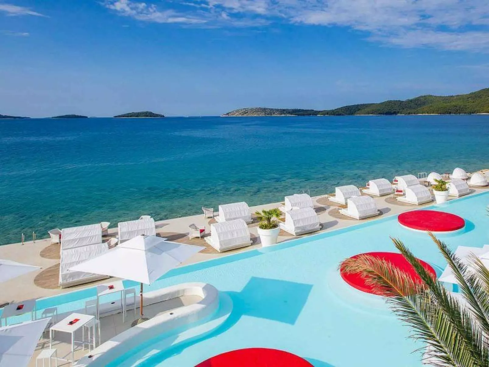 Appartement im Dachgeschoss mit Balkon-Drinnen