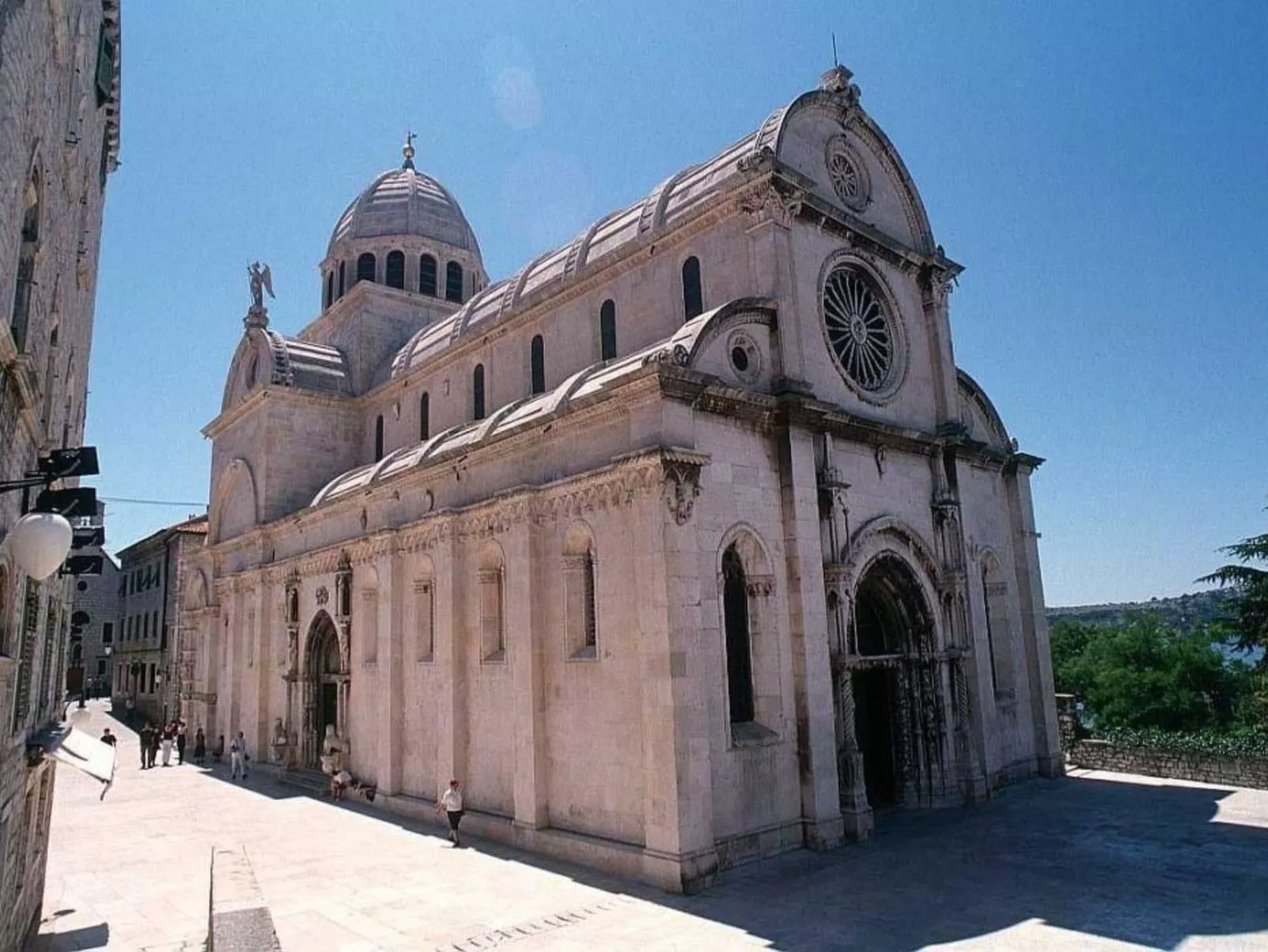 Appartement mit Balkon-Image-tags.info