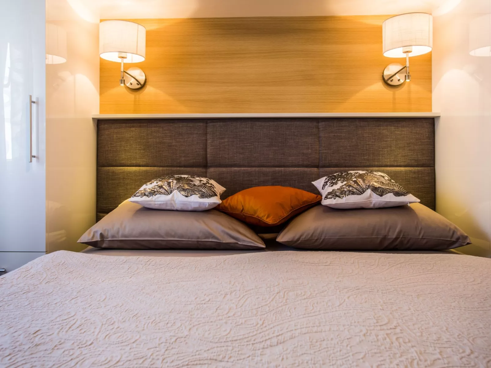 Ruhige Ferienwohnung Tina 8-Drinnen