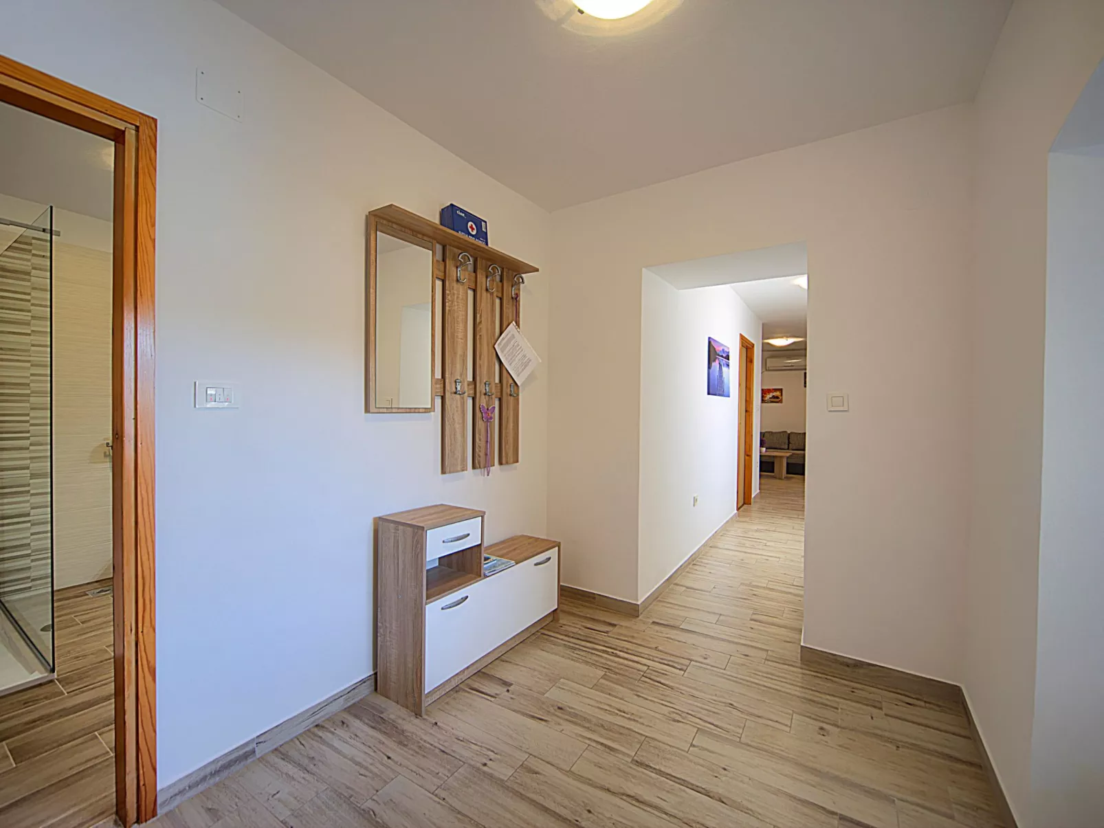 Villa mit Garten, Grill und Terrasse-Dedans