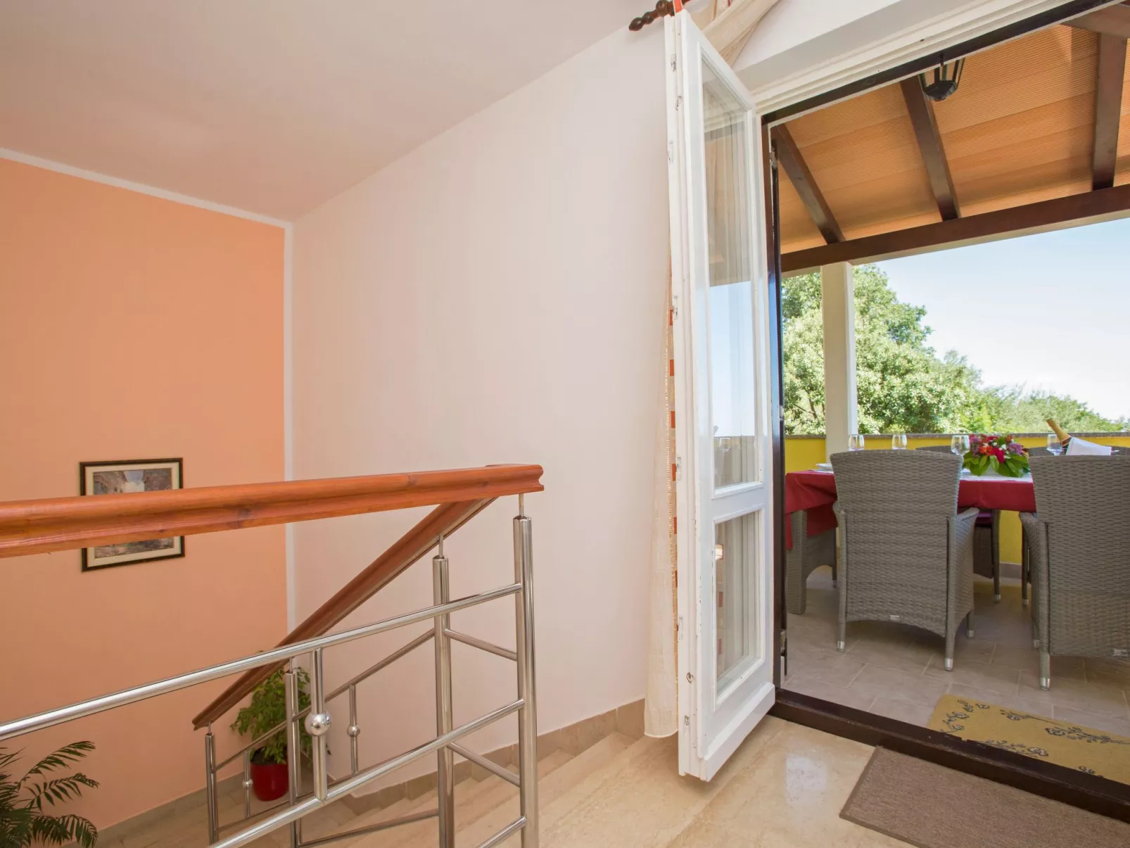 Mit eigenem Pool und schönem Meerblick-Inside