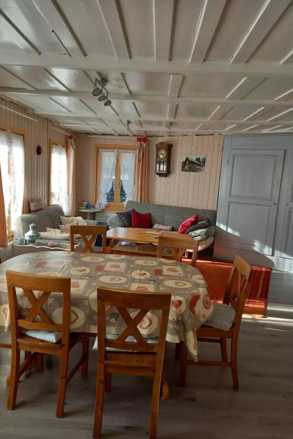 Familienchalet in Saanen – Gstaad-Inside