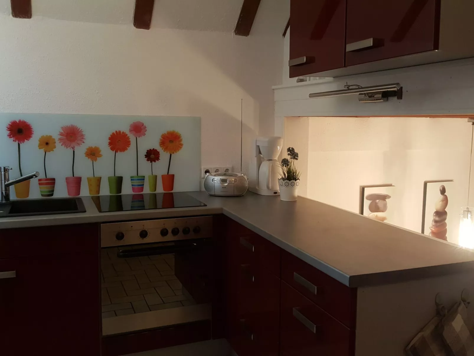 Idyllisches Ferienhaus mit Balkon und Garten-Drinnen