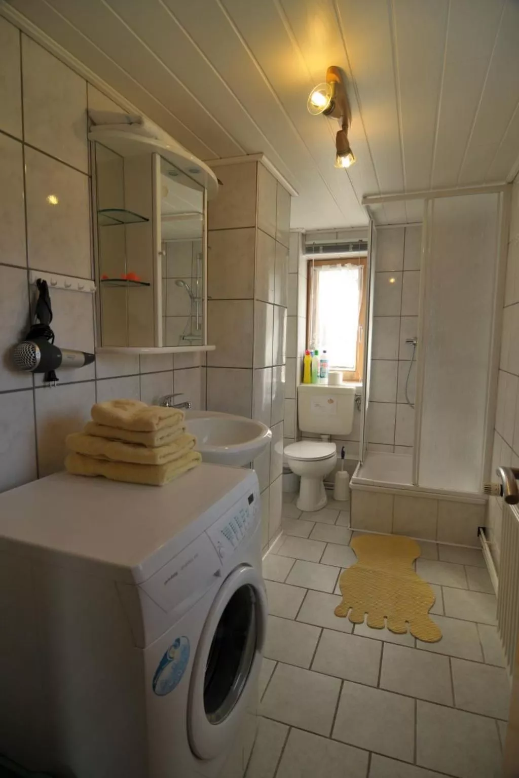 Mit Spielplatz, Garten und Fernsicht-Dedans