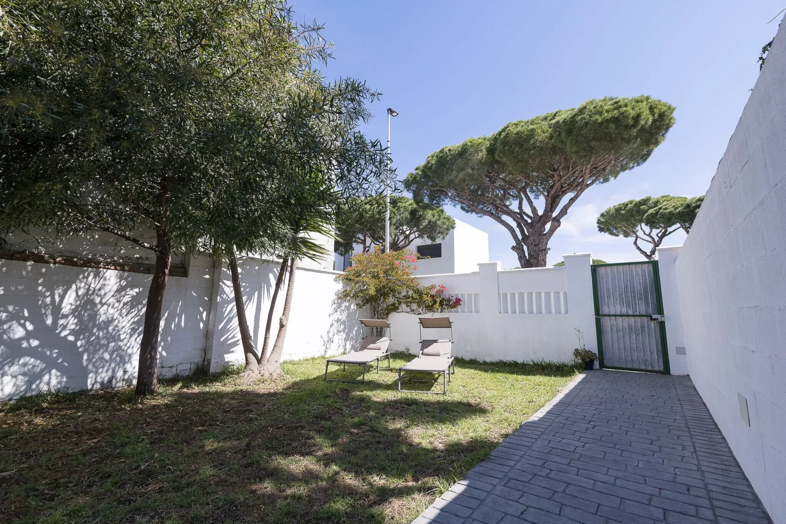 Luna De La Barrosa-Exterior summer