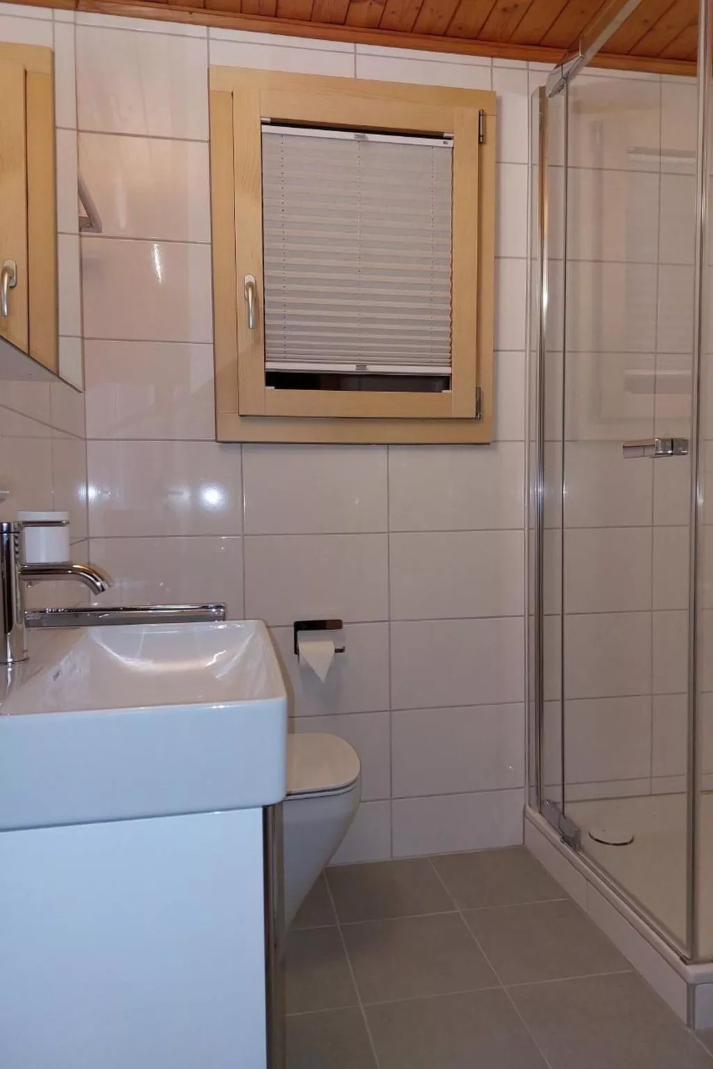 Chalet Brunnquell-Drinnen