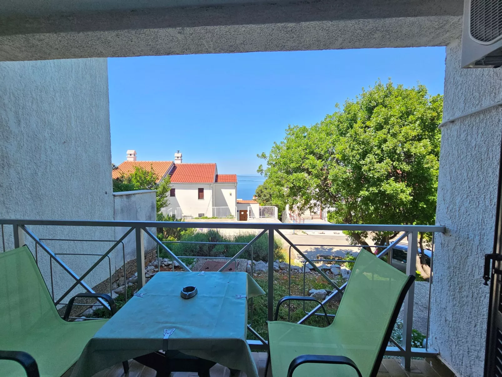 Wohnung auf zwei Etagen mit Terrasse und Balkon