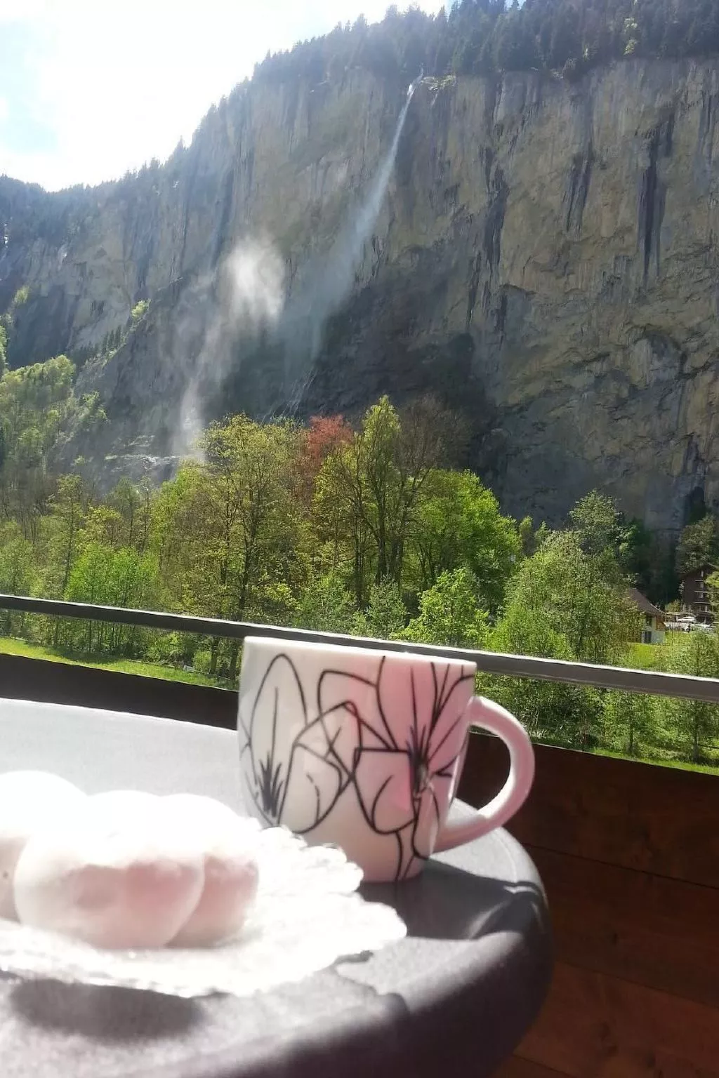 Gegenüber den Staubbach Wasserfällen-Outside