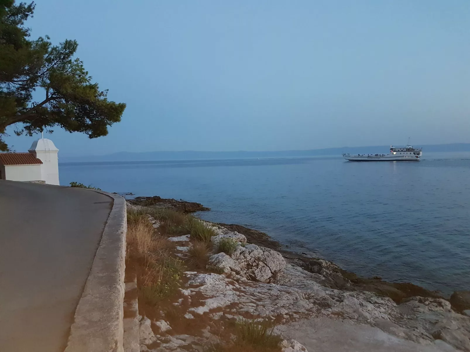 Gesamtes Ferienhaus in Sumartin mit Privatem Pool-Dehors