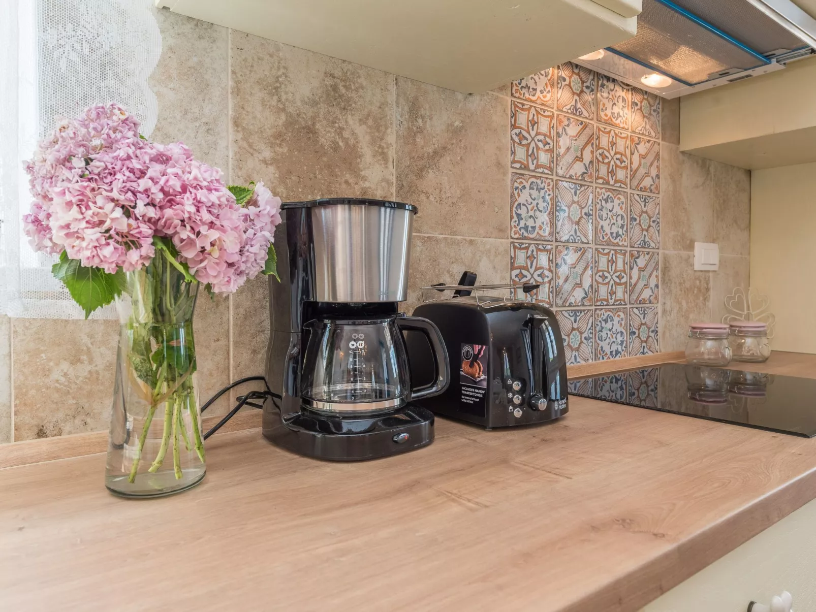 "Ivana" mit Blick auf das Wasser-Drinnen