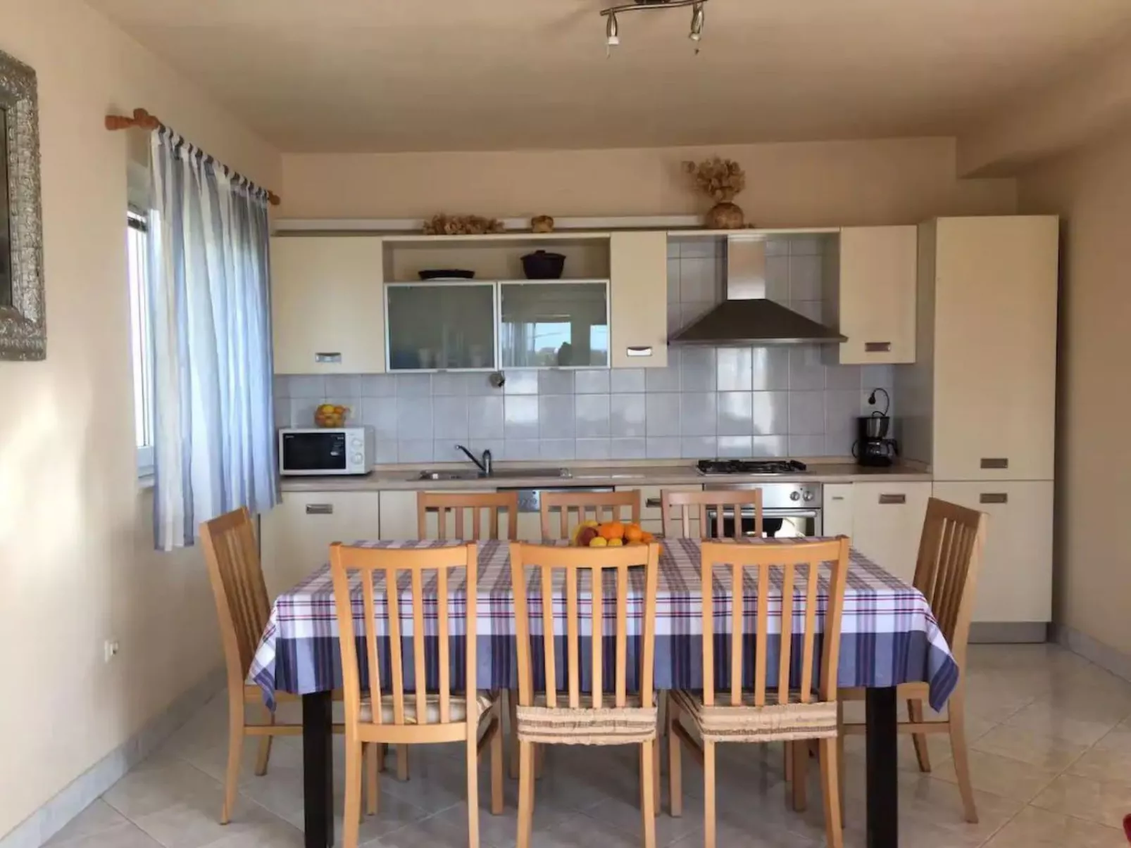 4-Schlafzimmer-Wohnung mit privatem Pool-Drinnen