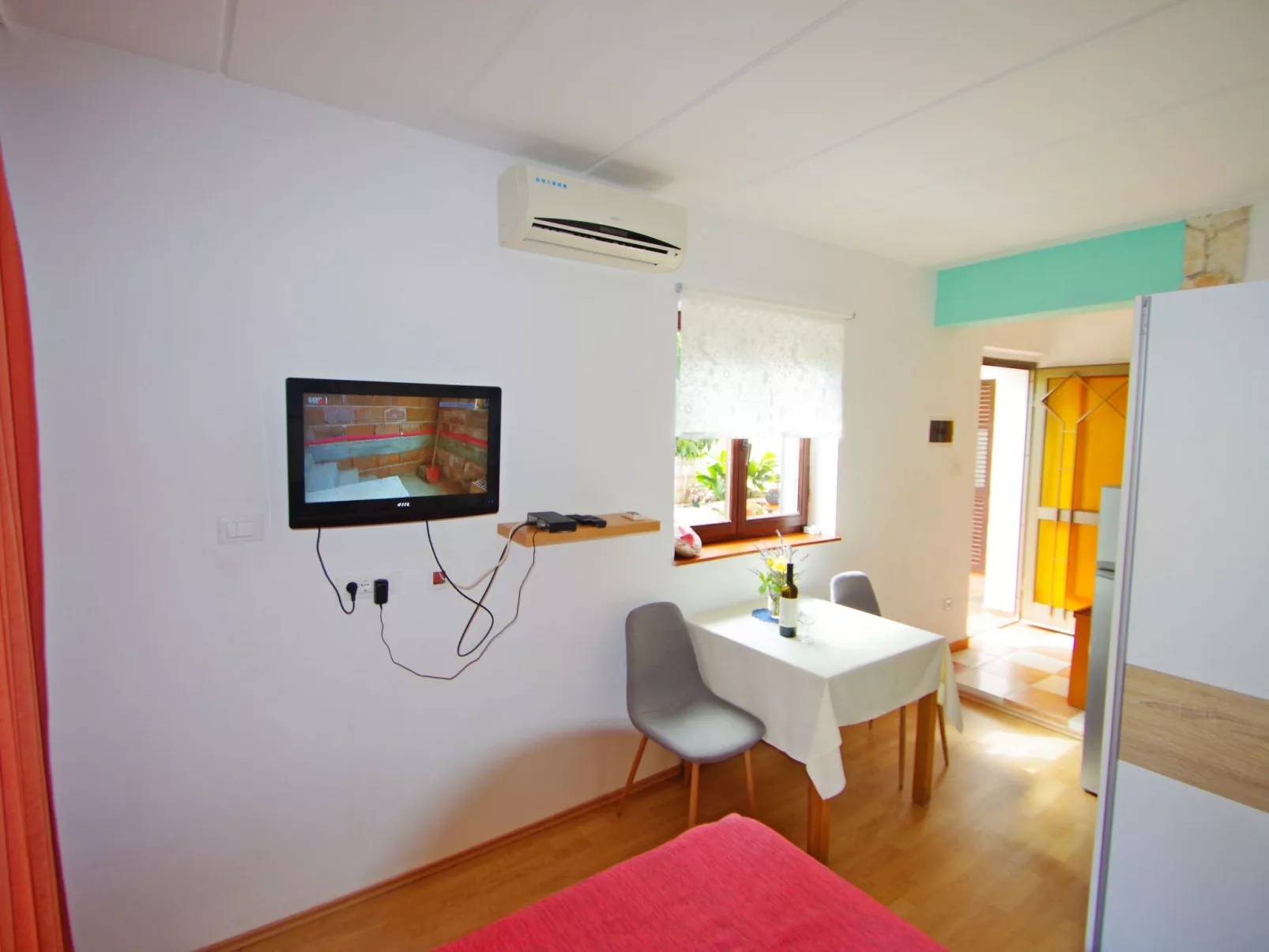 Studio "Goga" mit Terrasse, 800 m vom Strand entfernt-Drinnen