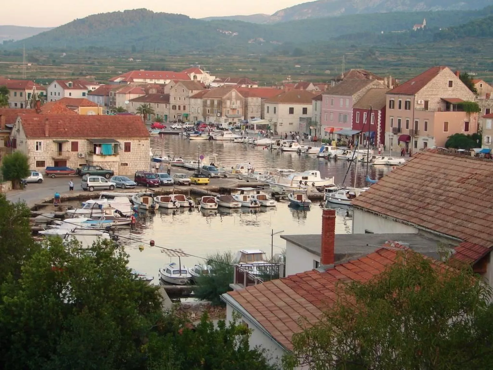 In Stari Grad-Draußen