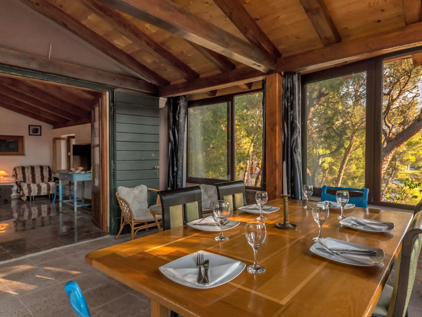 Hidden Heaven Private Resort - Beheizter Pool-Drinnen