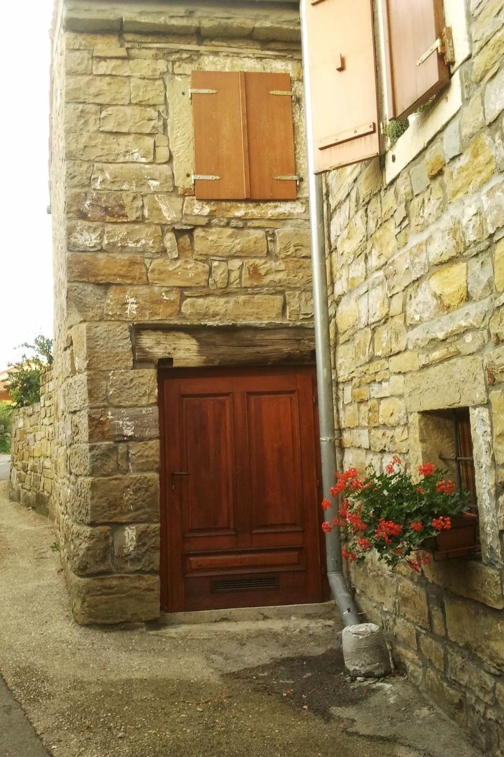 Istrisches Steinhaus-Draußen