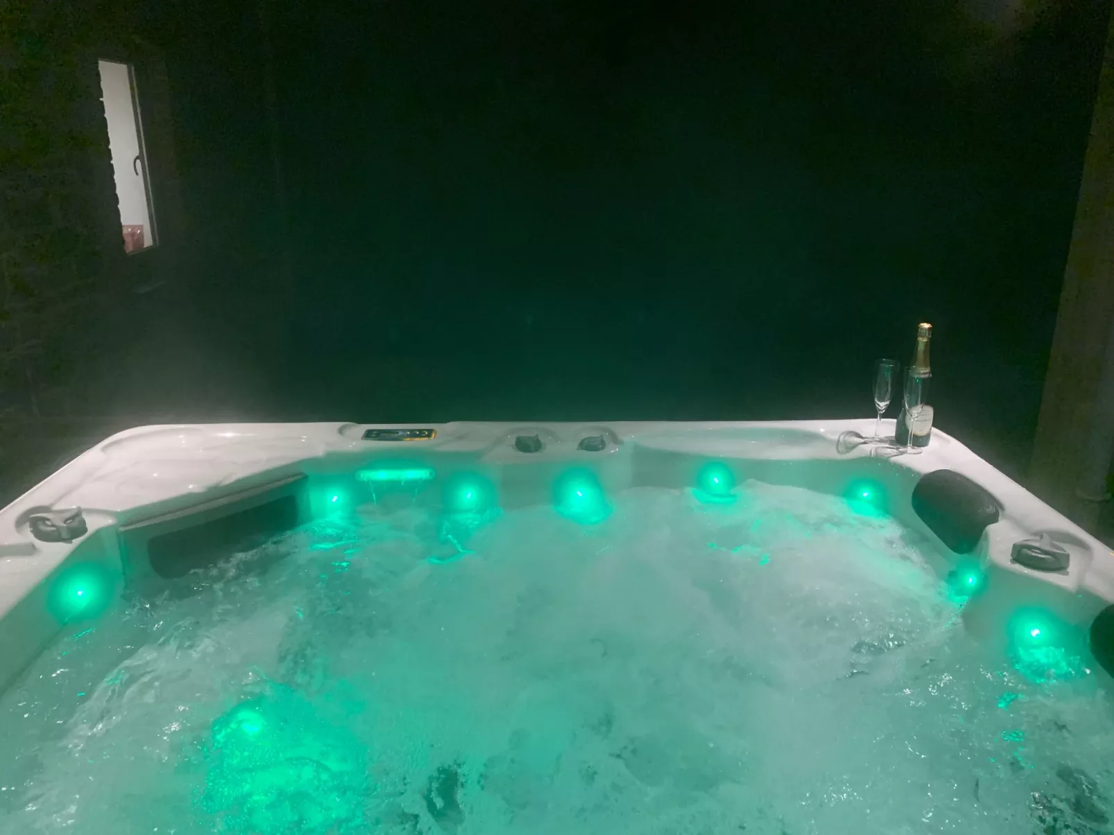 Landhaus mit Jacuzzi-Outside