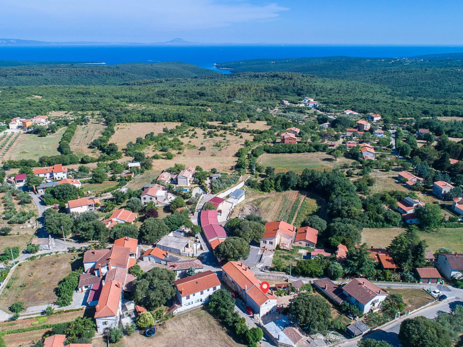 Mit Garten, Terrasse und Grill-Outside
