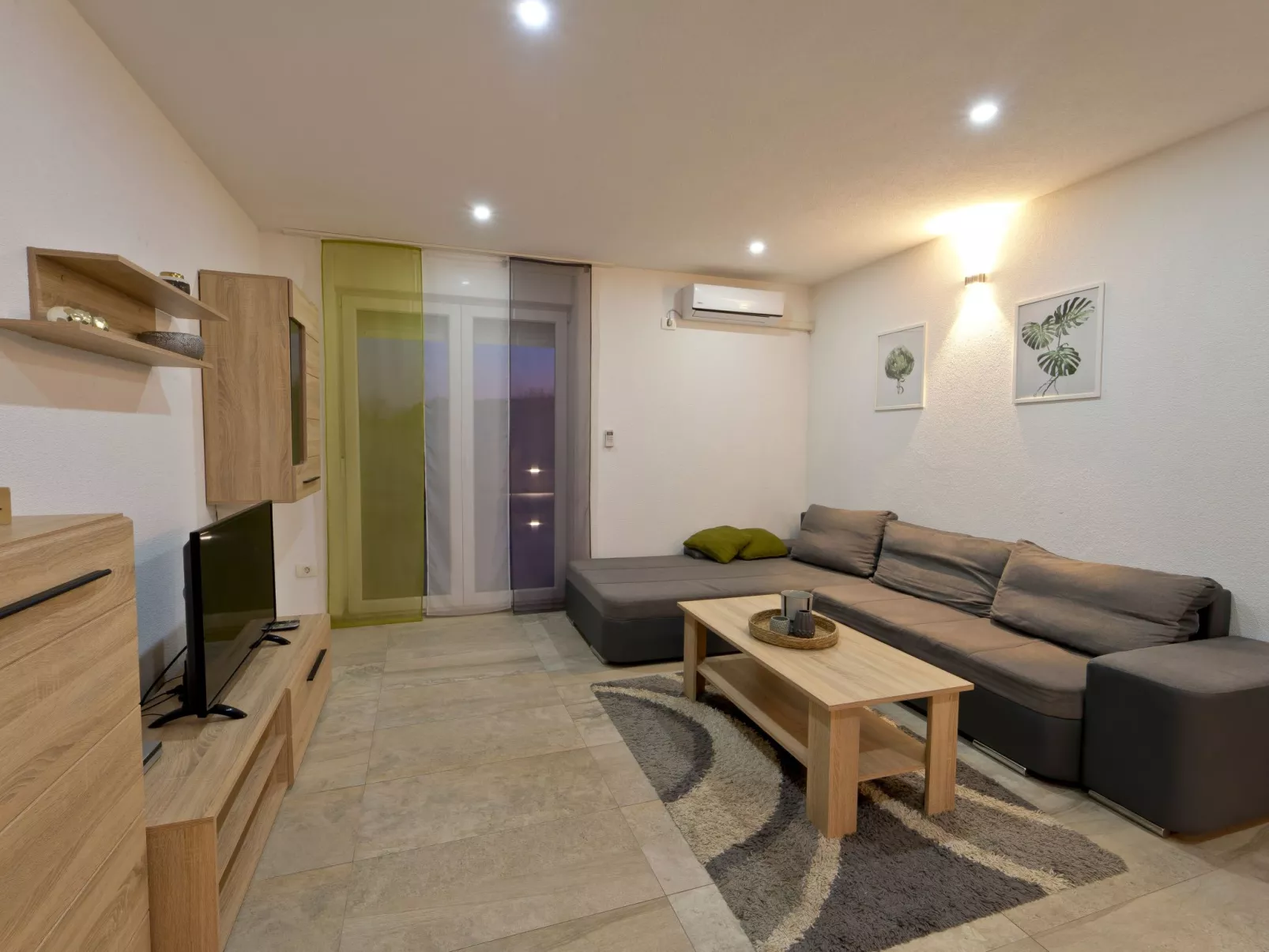 Luka mit Pool, gelegen in Pula - Inside