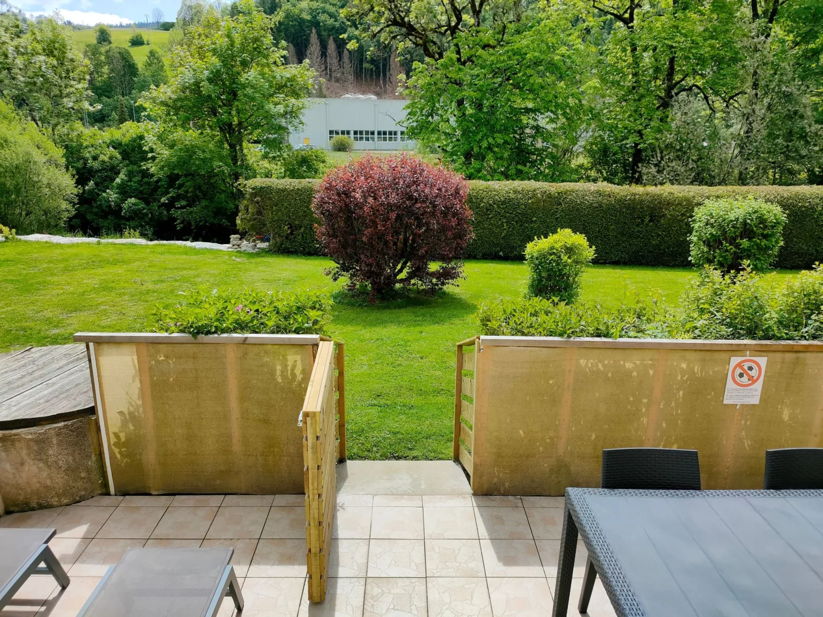 Gite Iris Montagnes du Jura mit Spa Sauna Fluss-Draußen