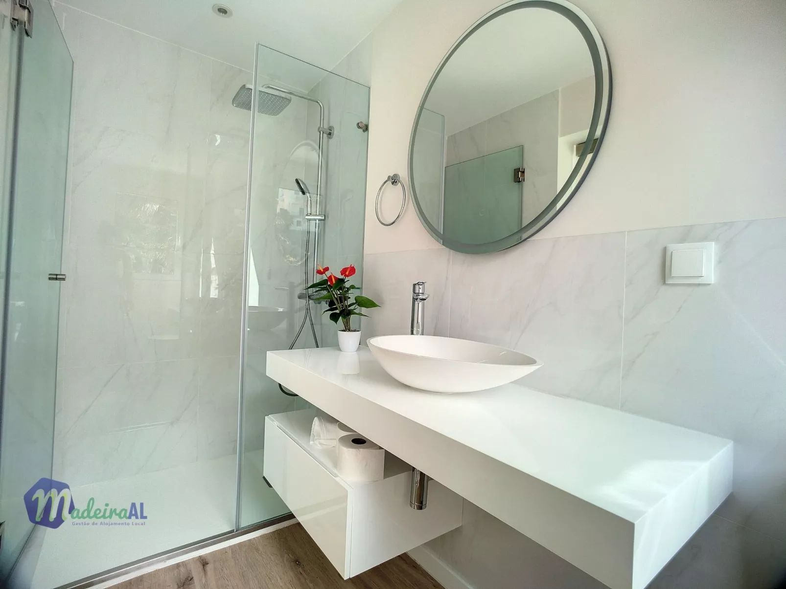 PEARLS BEACH VILLA-Image-tags.info