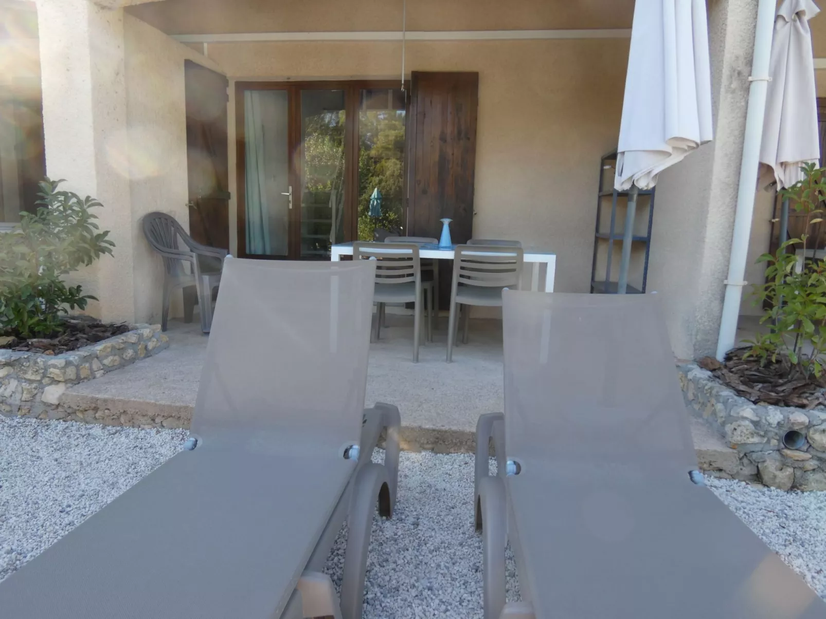 "La Cigale" mit Schwimmbad-Draußen