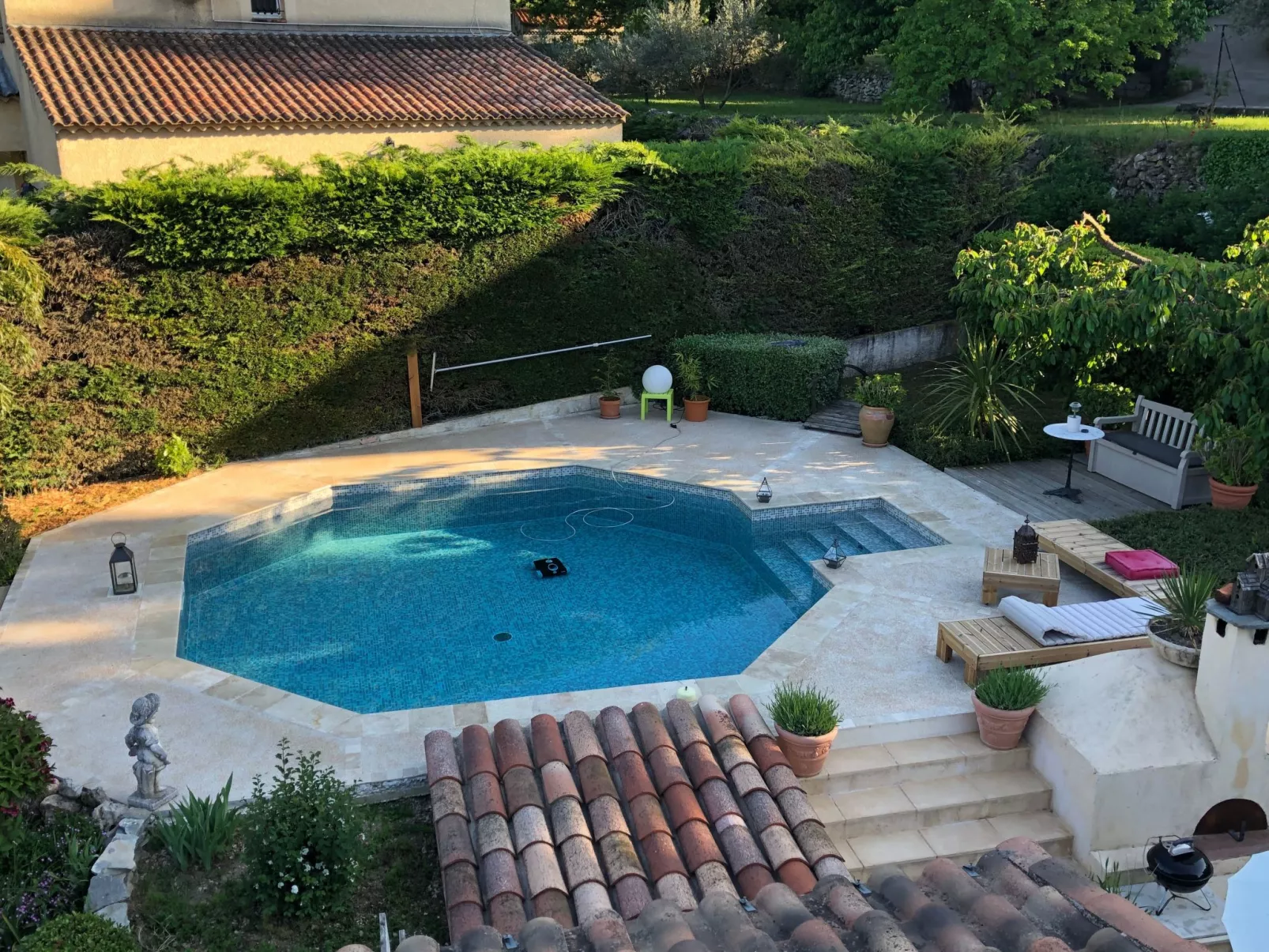 Mimet la diote, Ausflug in die Sonne und in die Ruhe-Inside