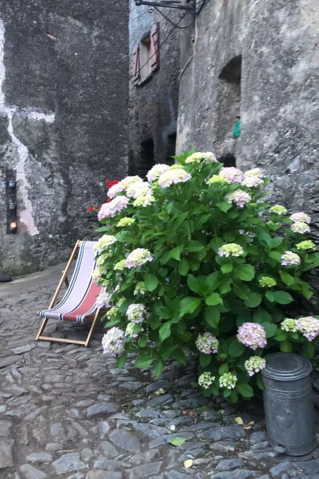 Wohnung "Authentisches korsisches Haus"-Draußen