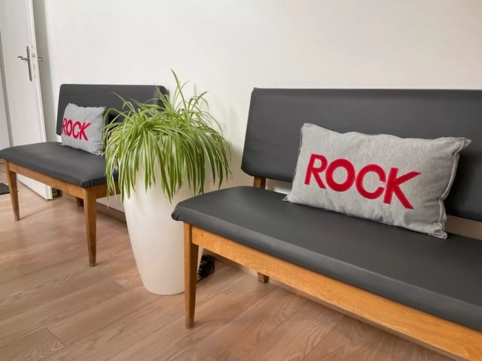 In Aiguebelette-Le-Lac mit Garten, Terrasse und Grill-Draußen