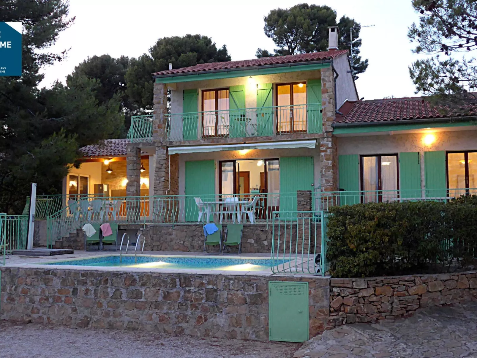 Villa und Pool mit Meerblick nur für Sie-Outside