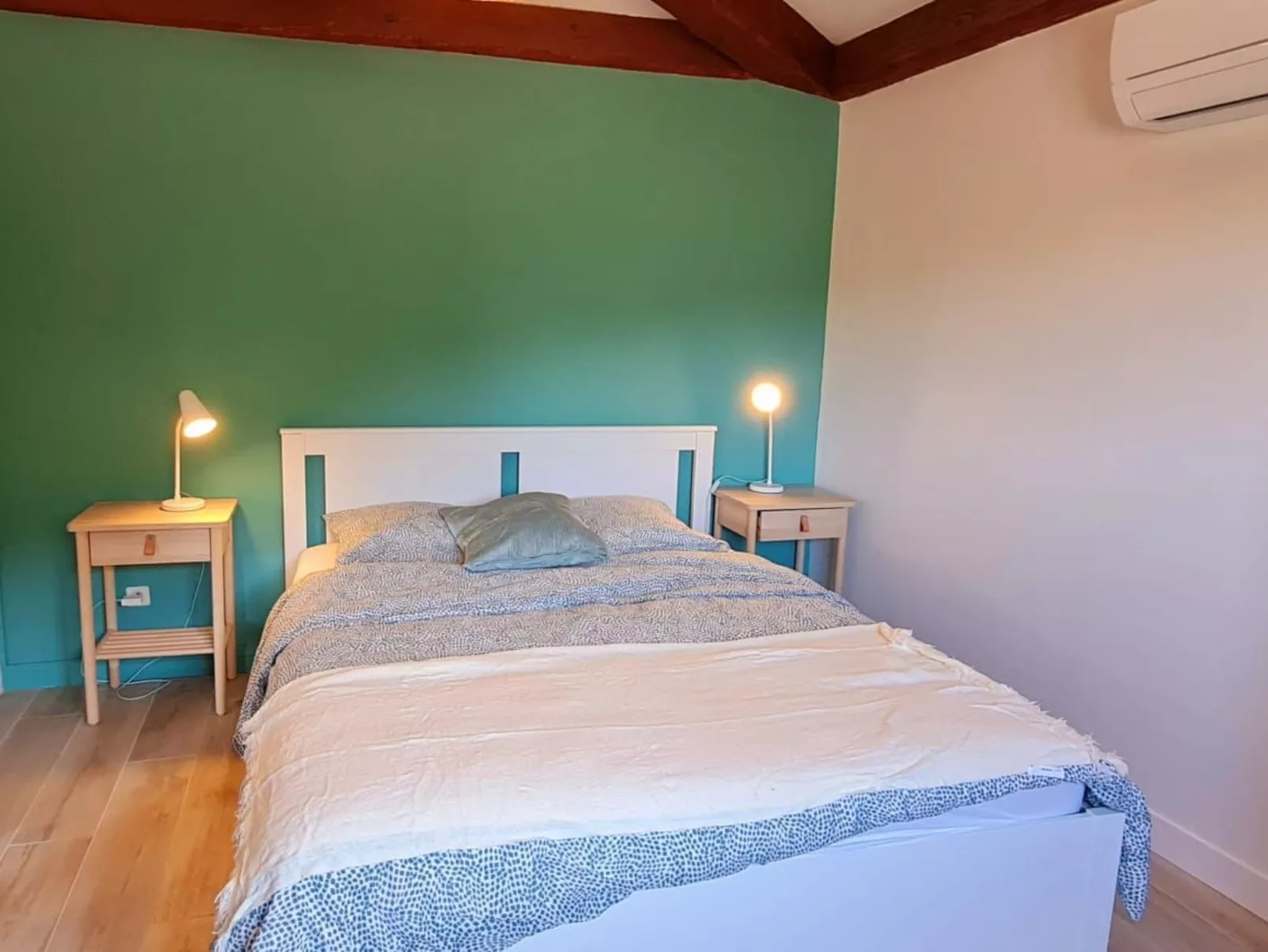 Im Herzen eines Weinguts, Terrasse und Balkon mit Bergblick, Schwimmbad - Image-tags.info