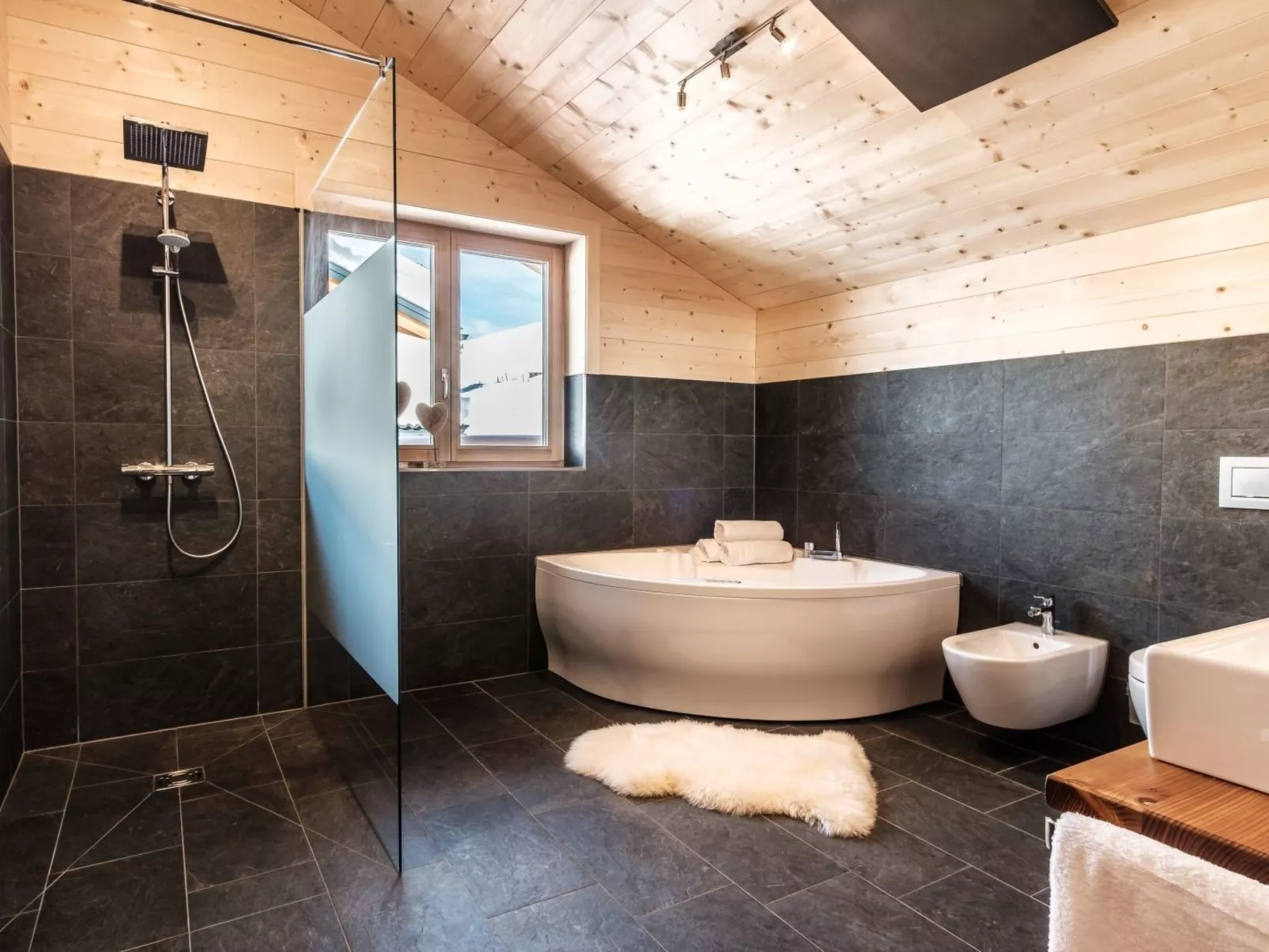 Heidi Chalets Falkertsee – Luxus für Familien & Wellnessurlauber - Drinnen