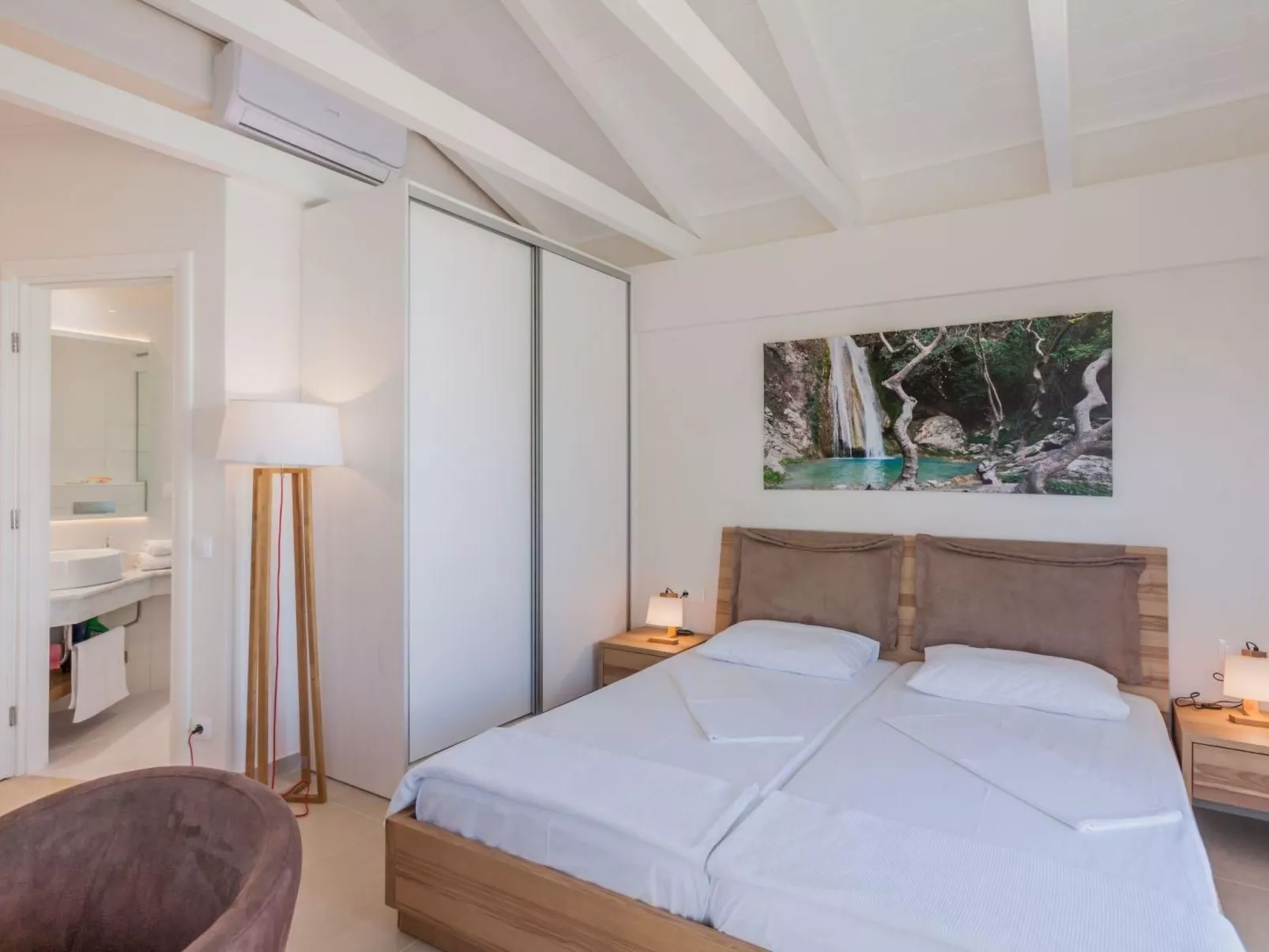 White Villas BV-Inside