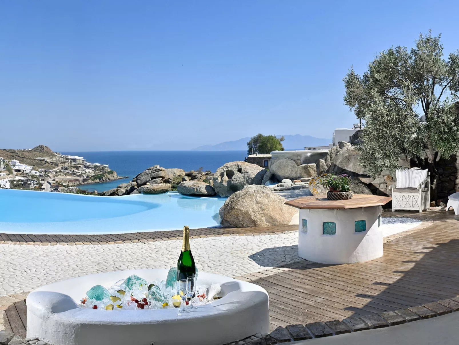 "Paraga Villa 1" mit Whirlpool-Dehors