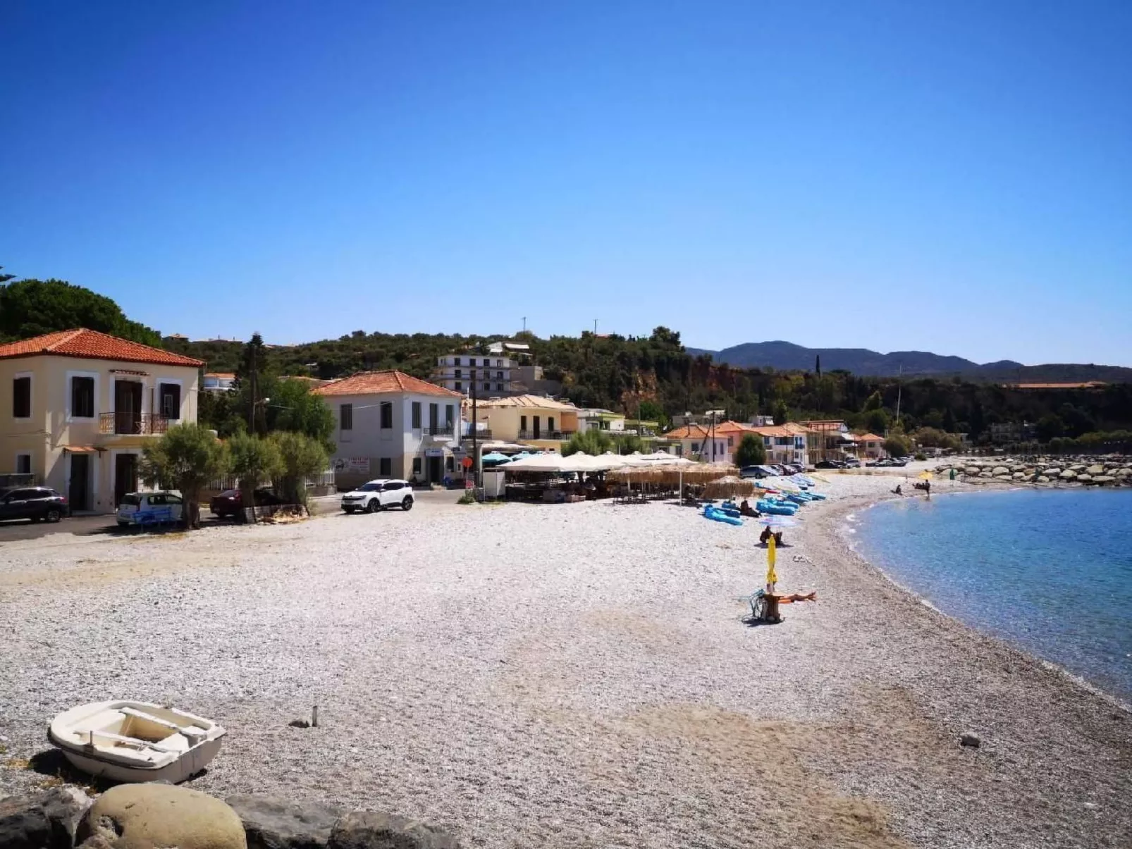 Mit Blick auf das Wasser-Outside