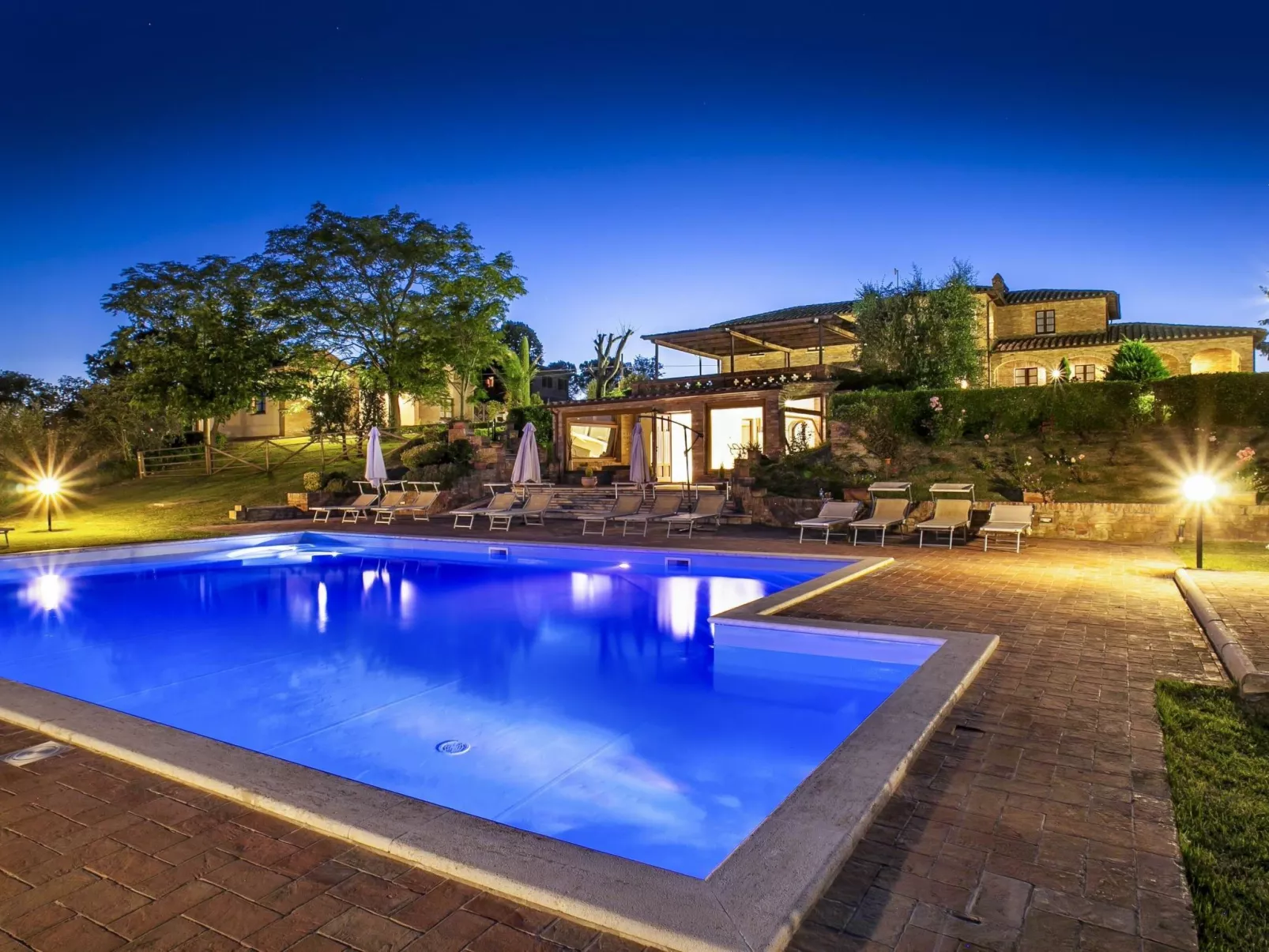 "Loggetta Sanguineto-Image-tags.info