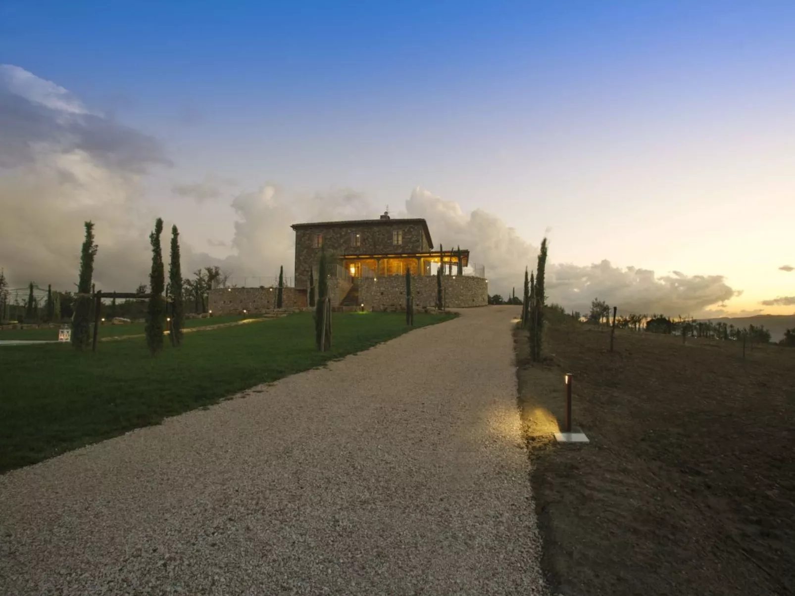 Villa mit Infinity-Pool-Outside