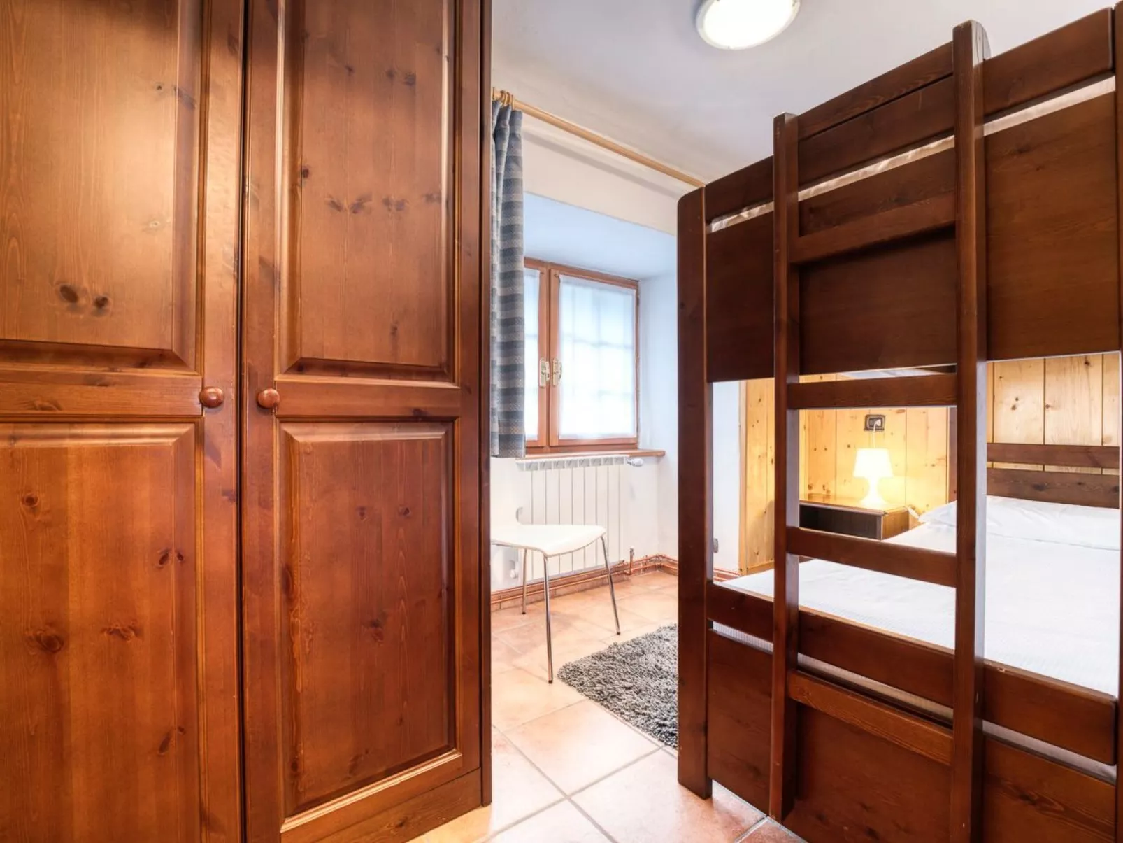 Wohnung im Dorfzentrum Ronco 2-Drinnen