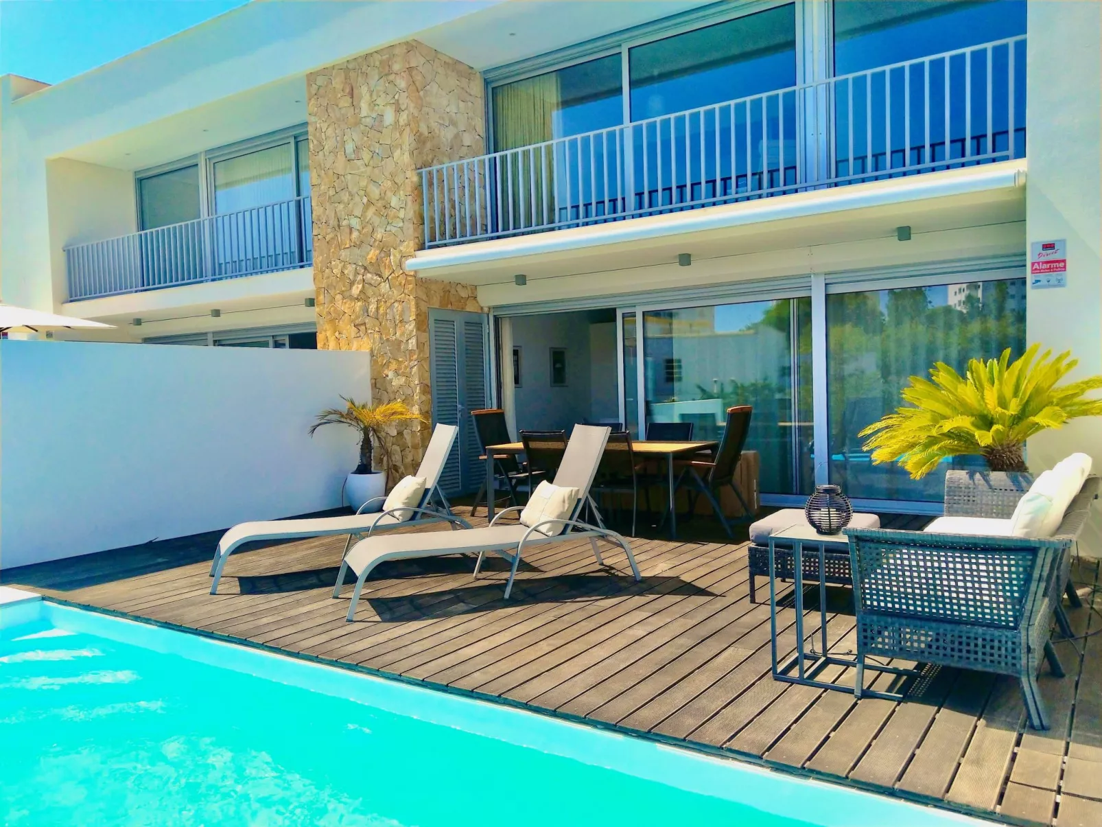 Villa Ray Design mit privatem beheizbarem Pool-Image-tags.info