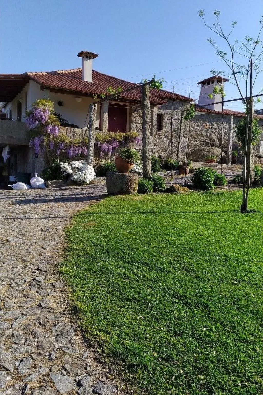 Fabelhafter Pool in einer atemberaubenden Landschaft-Draußen