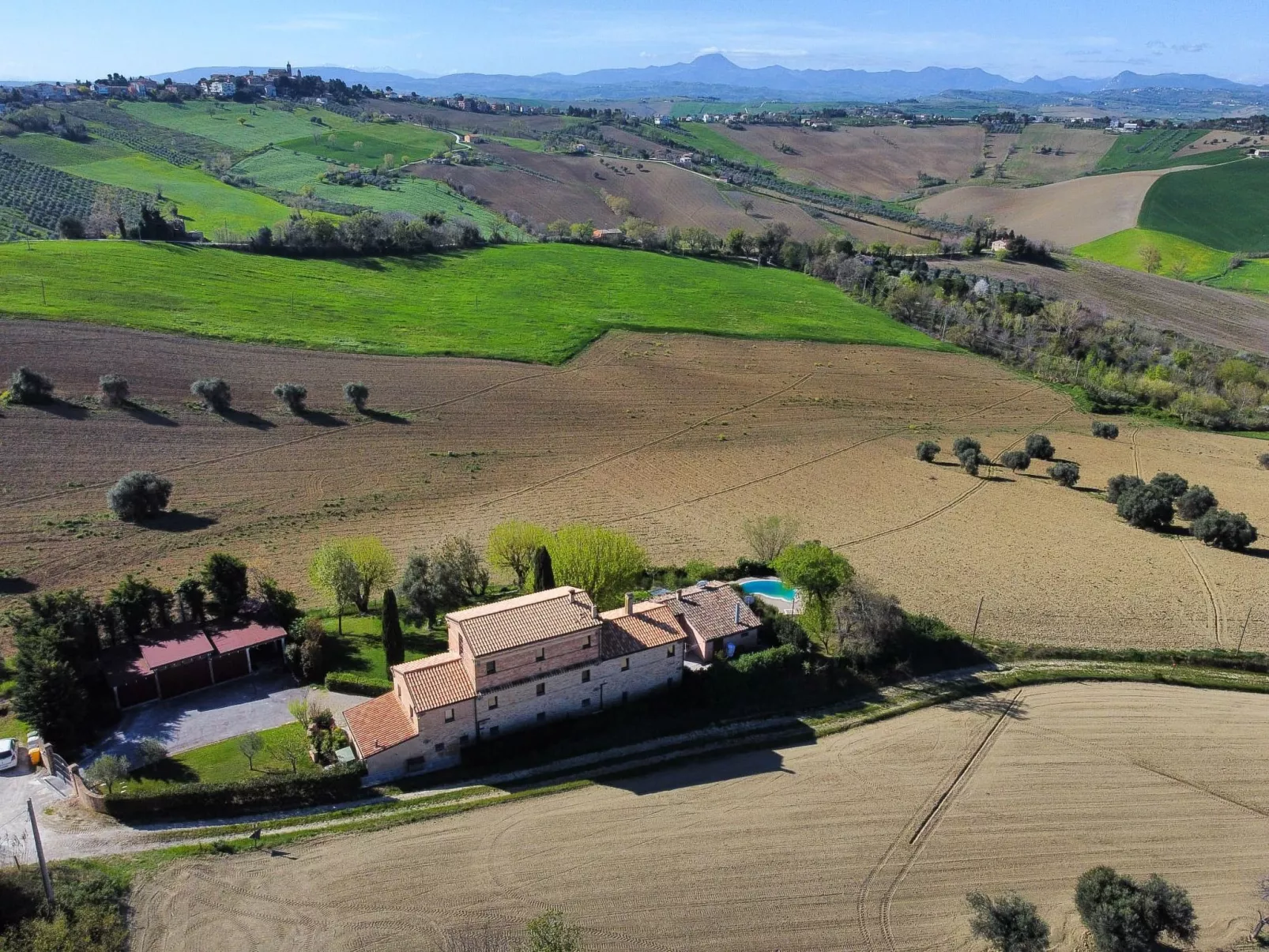 Villa Gelso mit Pool, Sauna und atemberaubender Aussicht-Outside