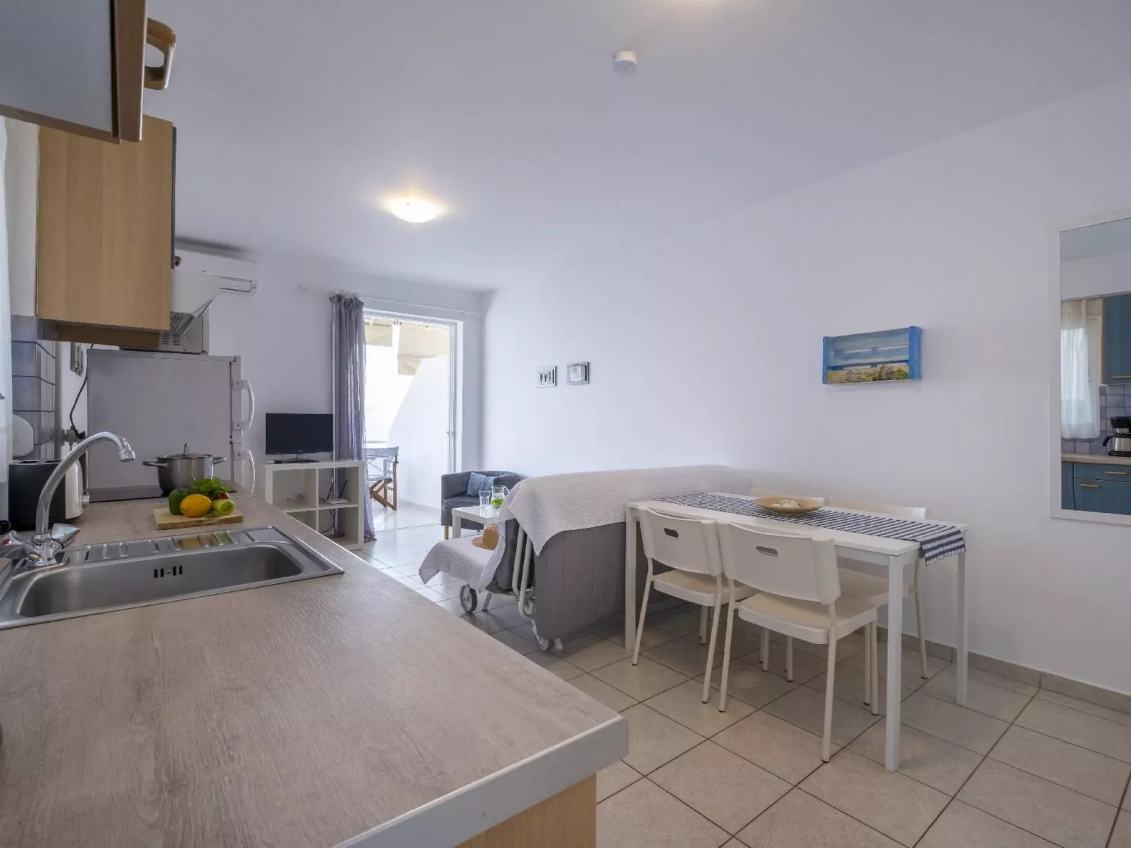 Zesa mit Balkon und Meerblick-Image-tags.info