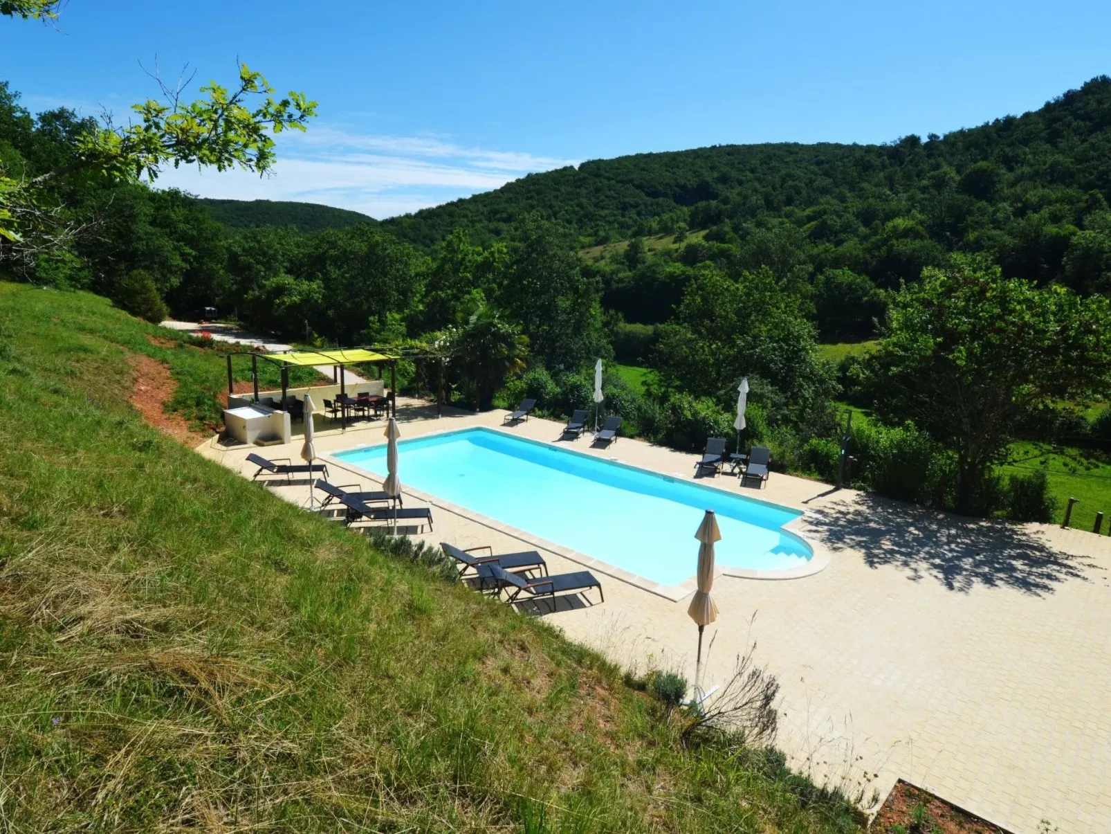 "Tannat" mit Wallbox-Outside