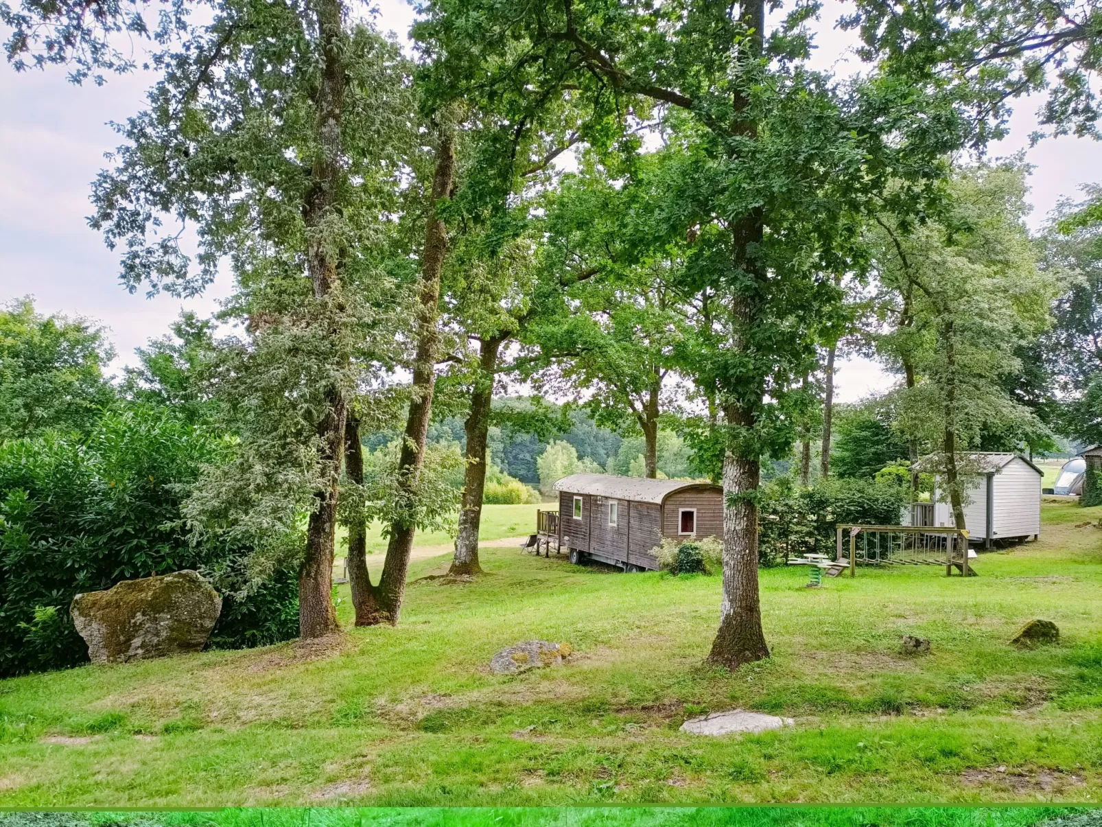 Chalet B10 Yemanisi in der Dordogne-Outside