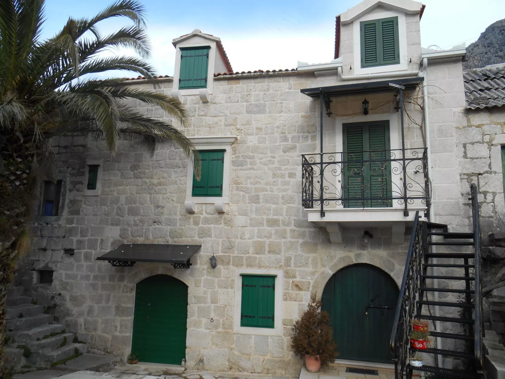 Mit Blick auf das Wasser-Outside