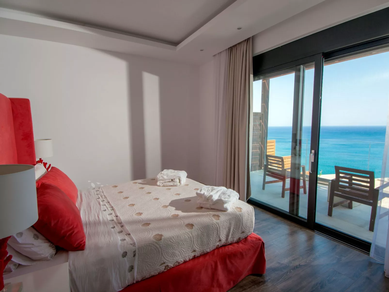 "Villa Dimitra" mit Infinity Pool-Dedans