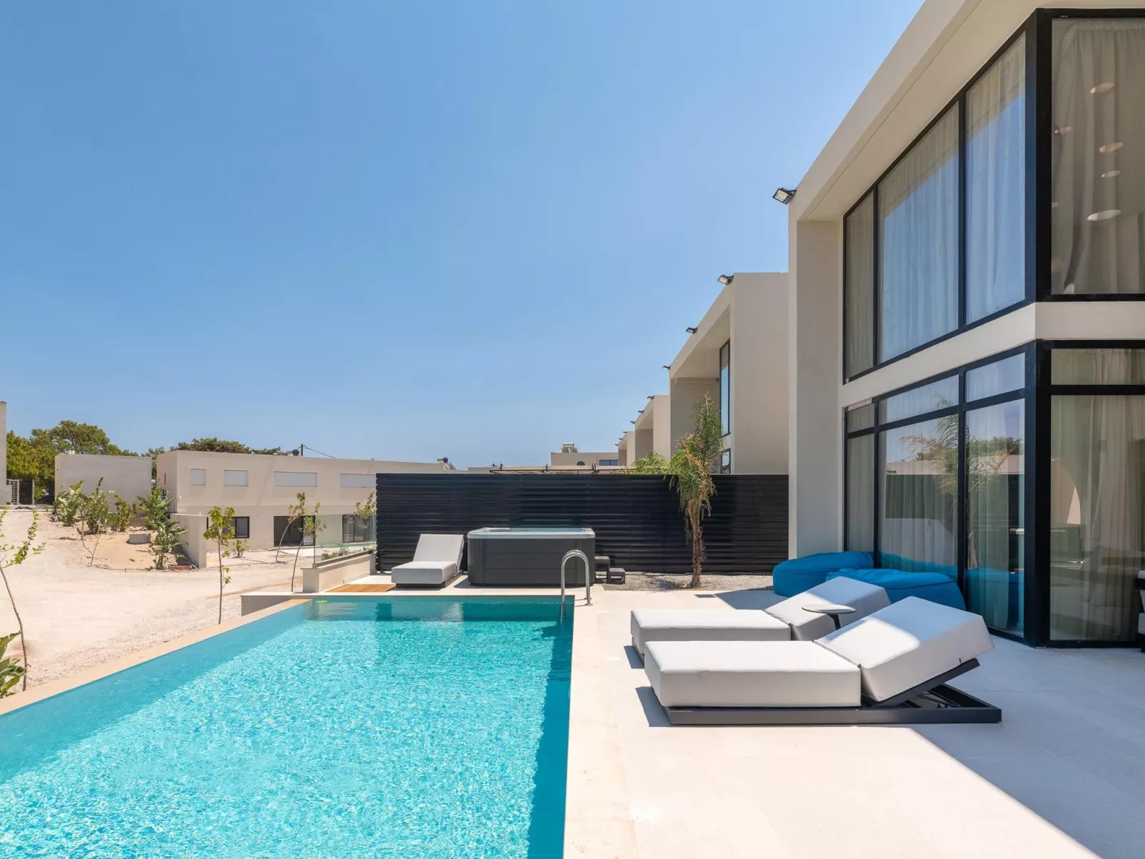 Trapezia Luxury Living - Diamond-Dedans