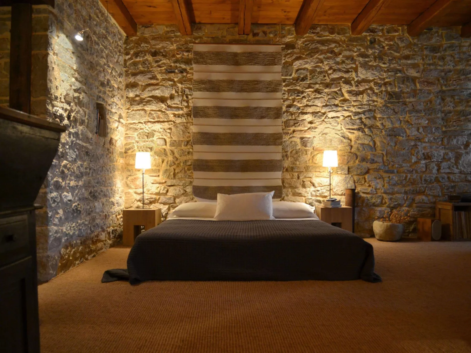 "Stone Retreat"-Dedans