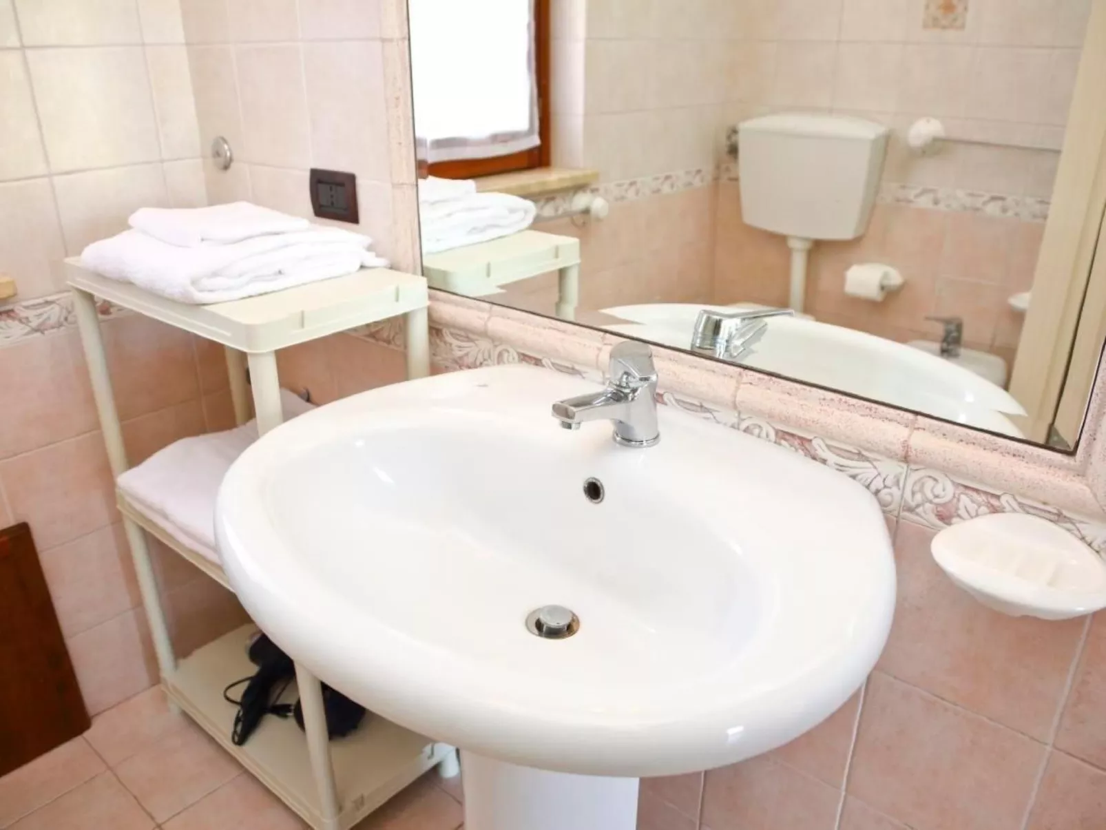 Villa mit Wasserblick-Drinnen