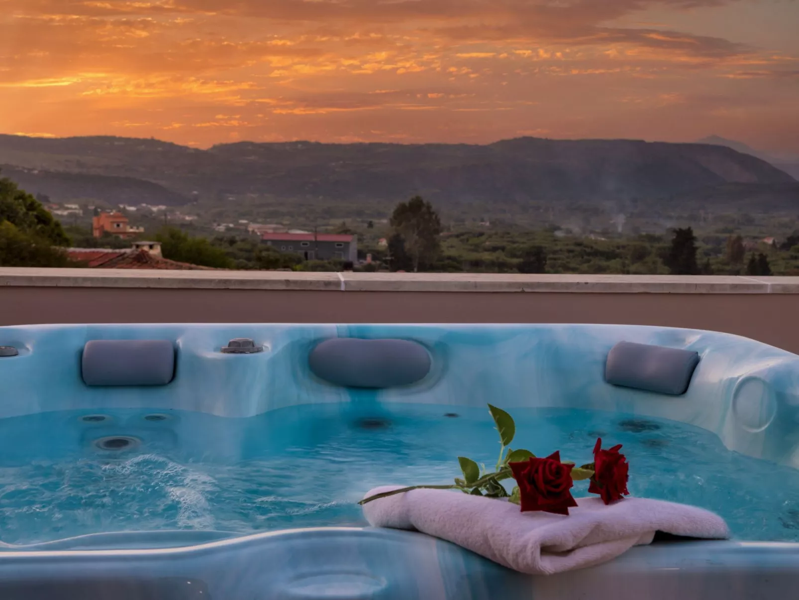 "Villa Aladanos" mit privatem Pool-Outside